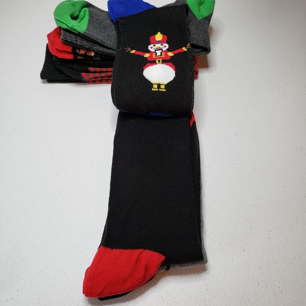 Kohl's Holiday Christmas Theme Crew Socks Six Pair Bundle - Picture 4 of 9